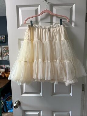Retro Chic Cream Layered Tulle Circle Skirt